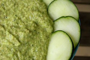 Dip crémeux de courgette crue