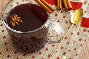 Vin chaud, version sans alcool au jus de raisin (de Jamie Oliver)