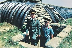 Célébration du 62e anniversaire de la victoire de Diên Biên Phu