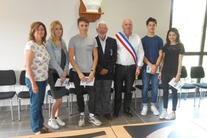 Remise des cartes d'électeurs 2016
