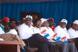 Rwanda : urubyiruko rw’abatutsi ruri gecengezwamo ingengabitekerezo y’uko Paul Kagame atagomba kuva kubutegetsi!
