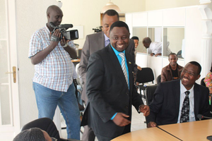 Rwanda : Ishyaka « Green Party » ryiyemeje gukoza isoni ubucamanza bw’agatsiko riregera urukiko kudahindura ingingo y’101 y’itegeko nshinga !