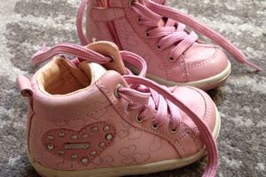 Les chaussures premiers pas pour bébé