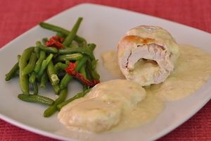 Roulés de dinde farcis au Mont d'or sauce crémeuse
