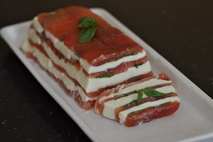 Pressé de tomate mozzarella et basilic (terrine sans cuisson)