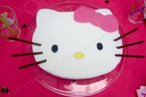 Gâteau d'anniversaire: Hello Kitty