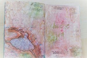 Art Journal avec papier riz et medium à crackler " La danseuse"