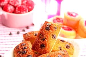 Financiers aux pépites de chocolat et à la Framboise ou Visitandines.