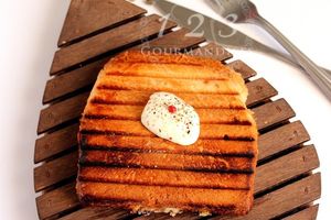 Panini au thon et fromage de chèvre frais