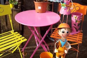 Sélection de porte-parapluies colorés et vitaminés pour donner du peps