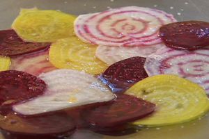 Carpaccio de betterave et vinaigrette de miel