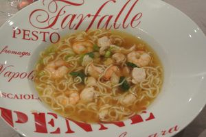 Soupe Taiwanaise poulet, crevettes, pâtes