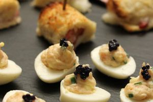 Oeufs de caille farcis à la truite et bouchée de canard au chèvre