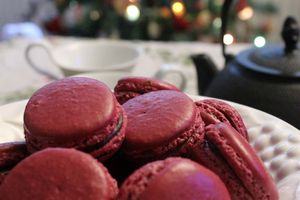 Macaron chocolat thé à la framboise