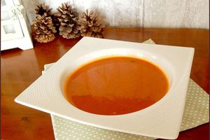 Soupe de tomates en boîte