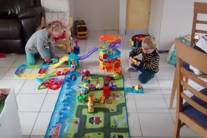 Tut Tut bolides: grand toboggan, le camion de réparation et la mallette press'n go