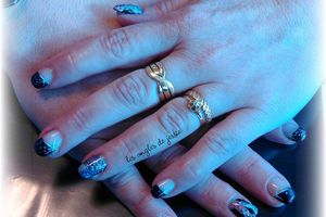 french noire reflets violet et nailart galaxie