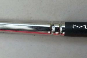Mon petit truc pour reconnaître un vrai pinceau M.A.C.