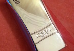 Le rouge Infaillible de L'Oréal, il vaut quoi en version compacte ?