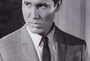 HENRY SILVA
