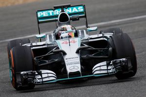 F1 2015 : Mercedes lève le voile sur sa W06 Hybrid