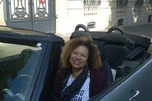 Arc de triomphe, soleil et mini cabriolet...