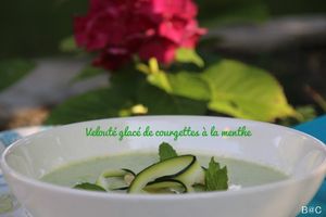 Soupe froide de courgettes à la menthe