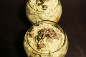 Crevettes en verrine et crème d'avocat