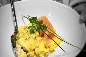 Oeufs brouillés au parmesan et saumon fumé - Battle Food #54