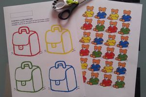 Reconnaissance des couleurs et collage Doudou