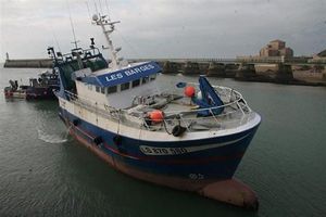 Le chalutier les barges échoué aux Sables d'Olonne