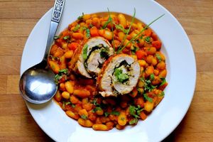 Haricots aux carottes à la marocaine et roulés de poulet à la charmoula