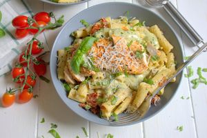 Pâte sauce "béchamel" au pesto et poulet