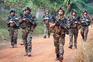 CENTRAFRIQUE: LA FRANCE SOUHAITE FIN A SON OPERATION SANGARIS EN 2016