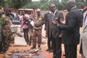 LE MINISTRE DES FINANCES ET DU BUDGET , HENRI-MARIE DONDRA DONNE DES INSTRUCTIONS FERMES L' ENTRAVE DE LA LIBRE CIRCULATION SUR LE CORRIDOR BANGUI-DOUALA