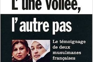 L'une voilée, l'autre pas