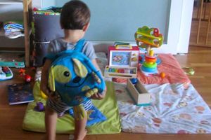 Bébé veut tout faire seul