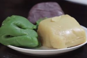 Bánh trung thu ngon và đẹp mắt với 3 màu hấp dẫn