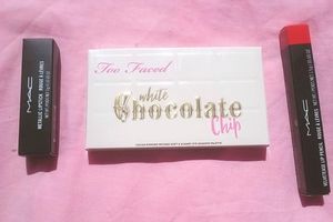 Too Faced, White Chocolate Chip et MAC, Love's A Gamble