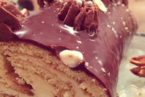 🍥Gâteau roulé vanille-noisettes caramélisées