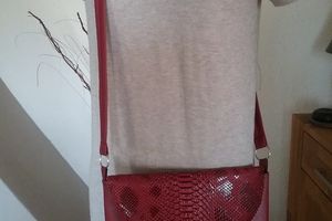 Petit sac bandoulière bordeaux et croco...