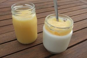 Yaourts au citron et lemon curd