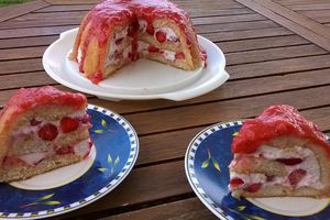 Charlotte aux fraises allégée ou non
