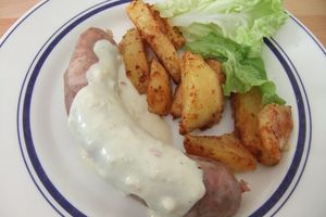 Andouillettes de Troyes sauce moutarde et pommes de terre, en cocottte ultra pro