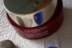 La peau lisse avec Clarins