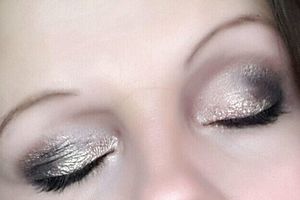 Maquillage facile doré et noir