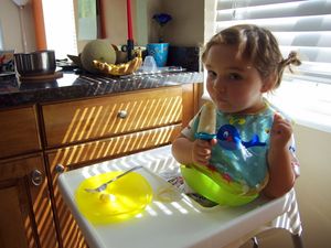 "Jogo-Eis", selbstgemacht von Mama: Naturjoghurt und Banane tiefgefroren