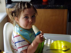 "Jogo-Eis", selbstgemacht von Mama: Naturjoghurt und Banane tiefgefroren