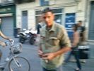 Photo en "léger floutage "artistique de Roschdy Zem devant l'UGC 