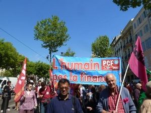 100 000 à Paris 10 000 à Marseille